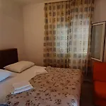 Nikoletic *